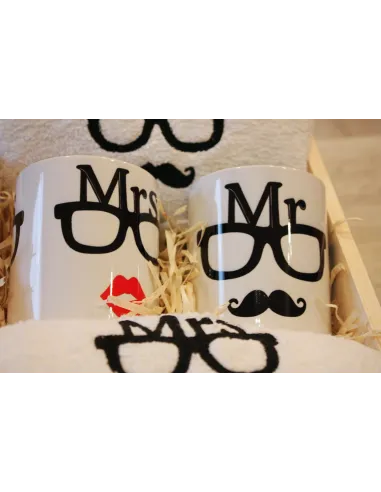 Prezent ślubny Mr Mrs Żona Mąż - ręczniki z haftem + kubki