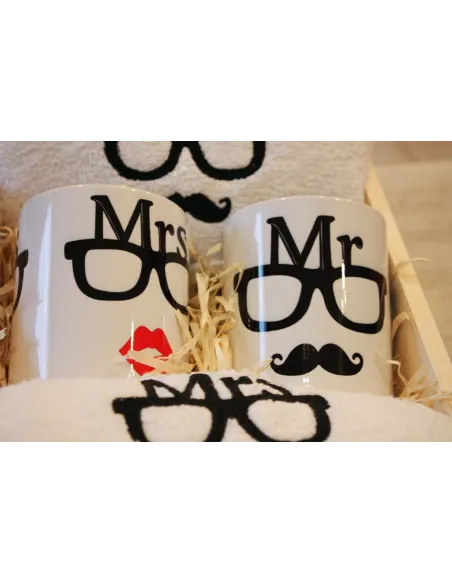 Prezent ślubny Mr Mrs Żona Mąż - ręczniki z haftem + kubki