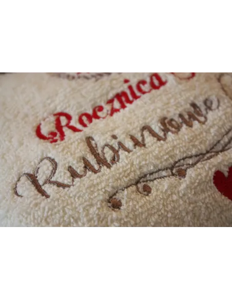 Zestaw prezentowy na rocznicę ślubu - ręczniki z haftem w koszu wiklinowym 5 10 20 30 40 50 rocznica ślubu