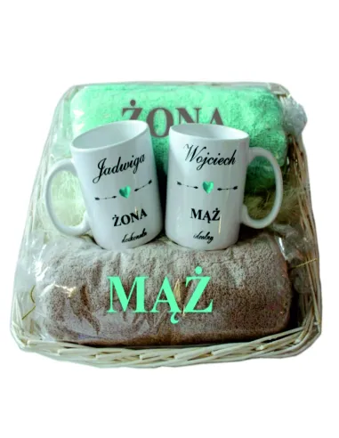 Prezent na rocznicę ślubu - ręczniki z haftem + kubki
