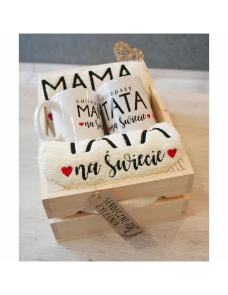Zestaw prezentowy Prezent dla rodziców Mamy i Taty - ręczniki z haftem + kubki