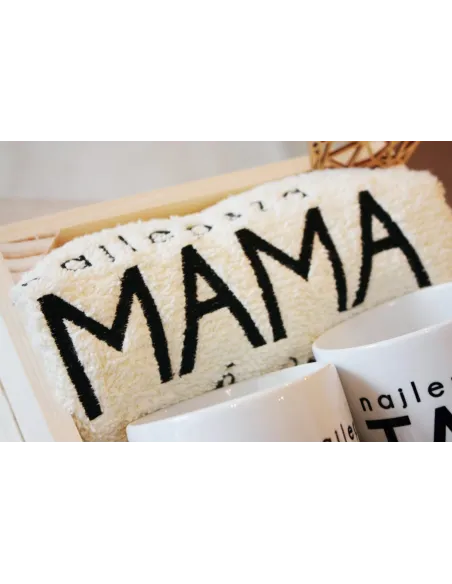 Zestaw prezentowy Prezent dla rodziców Mamy i Taty - ręczniki z haftem + kubki