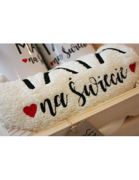 Zestaw prezentowy Prezent dla rodziców Mamy i Taty - ręczniki z haftem + kubki