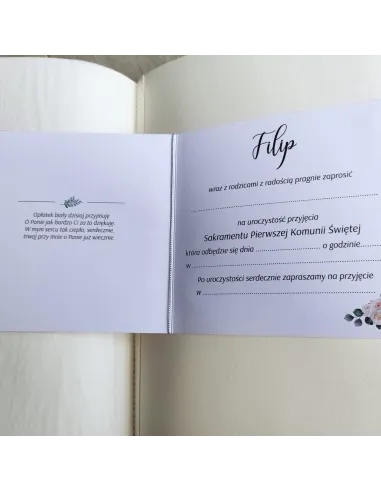 Personalizowane komunijne zaproszenie na pierwszą komunię świętą hostia kwiaty