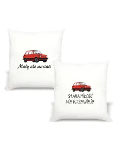 Poduszka PRL Fiat 126p z nadrukiem PREZENT MAŁY ALE WARIAT