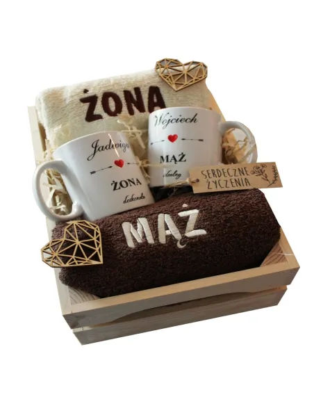 Prezent ślubny na rocznicę - ręczniki z haftem + kubki