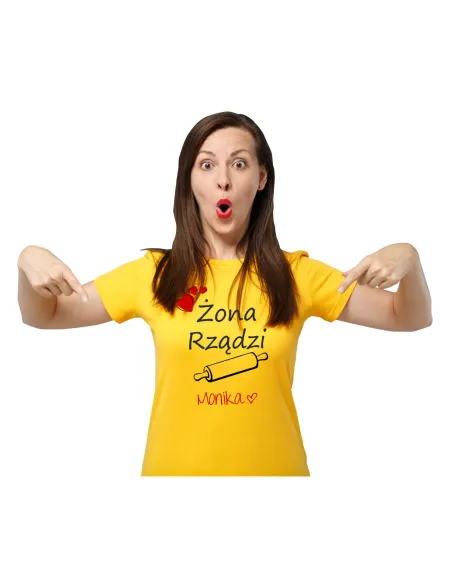 Koszulka z nadrukiem żona rządzi imię