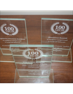 Statuetka szklana z grawerem na prezent dla rodziców