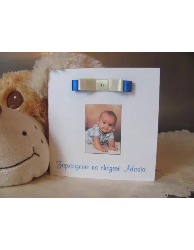 Zaproszenia kwadratowe na chrzest roczek urodziny ze wstażka i dżetem oraz zdjęciem dziecka