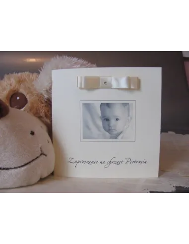 Zaproszenia kwadratowe na chrzest roczek urodziny ze wstażka i dżetem oraz zdjęciem dziecka
