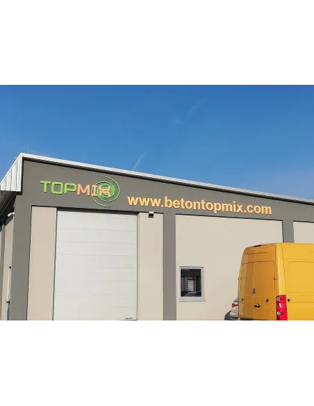 Pojedyncza litera ze styroduru - wysokość 15 cm grubość 10 cm - niemalowana